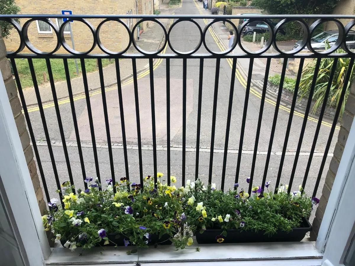 Adam And Eve Street Apartment CBG